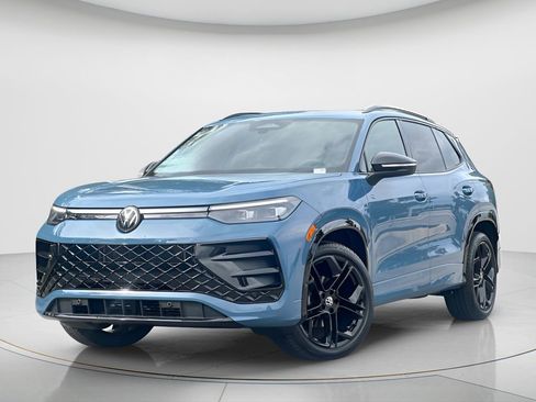 New 2026 Volkswagen Tiguan SE R-Line FWD image 1