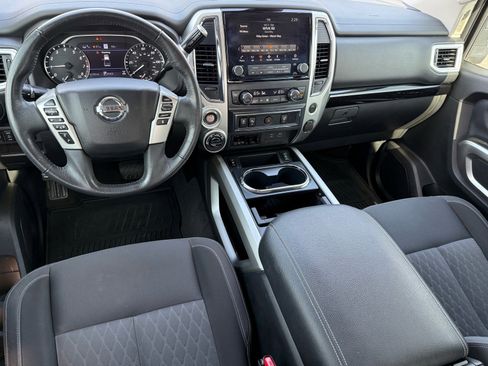 Used 2021 Nissan Titan SV w/ SV Convenience Package image 13