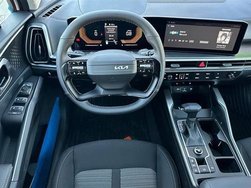 New 2026 Kia Sorento LX image 16