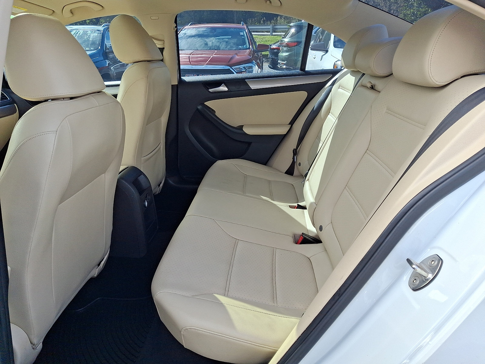 Used 2017 Volkswagen Jetta SE FWD image 10
