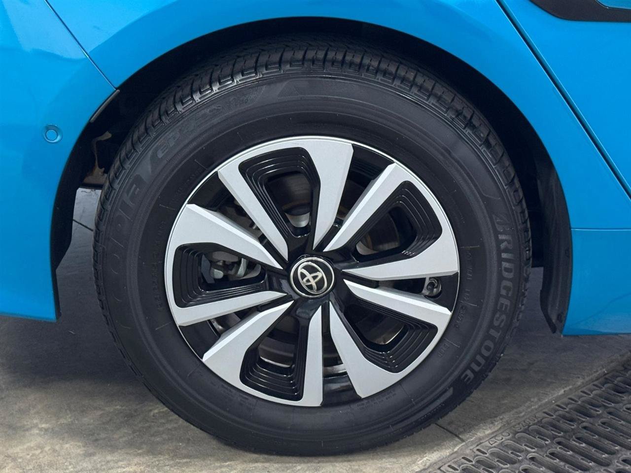 Used 2018 Toyota Prius Prime Advanced FWD image 31