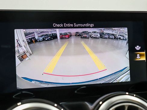 Used 2022 Mercedes-Benz GLB 250 image 24
