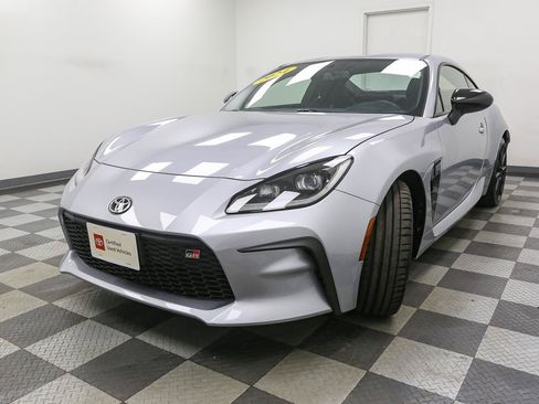 Certified 2024 Toyota GR86 Premium RWD image 5