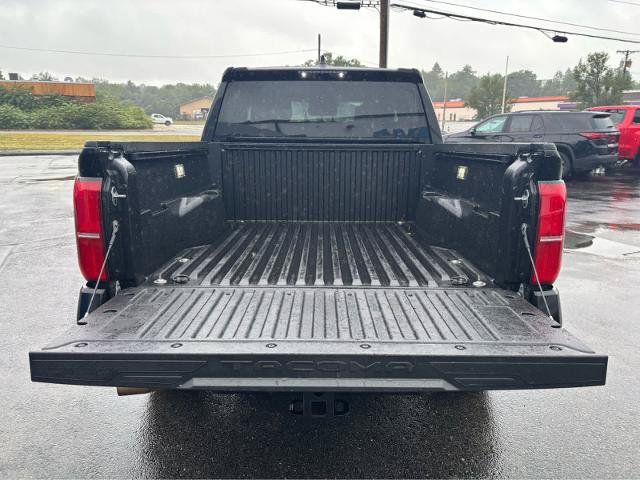 Used 2025 Toyota Tacoma TRD Off-Road AWD/4WD image 8