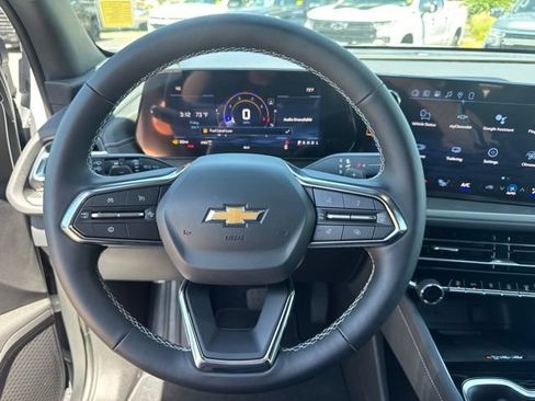New 2026 Chevrolet Traverse LT w/ Sun and Wheel Package AWD/4WD image 19