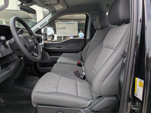 Used 2025 Ford F250 XL w/ XL Chrome Package RWD image 25