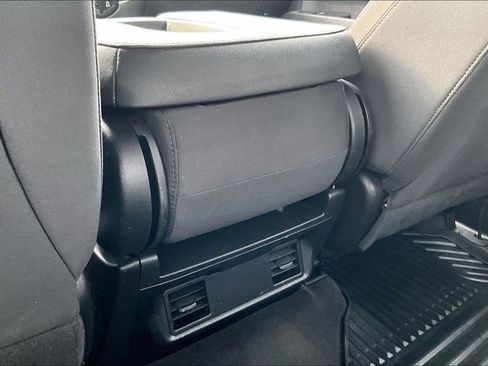 Used 2024 Chevrolet Silverado 2500 LT image 13