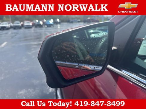 Used 2018 Chevrolet Equinox LT FWD image 31