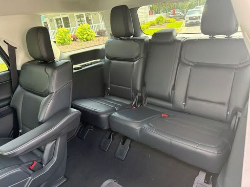 New 2026 Ford Expedition Platinum w/ Driver's Package AWD/4WD image 18