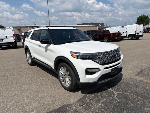 Used 2020 Ford Explorer Limited w/ Class III Trailer Tow Package AWD/4WD image 2