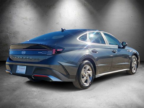 New 2026 Hyundai Sonata SE FWD image 3