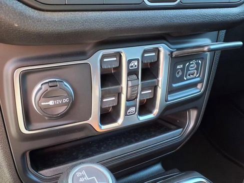 New 2025 Jeep Gladiator Sport image 14