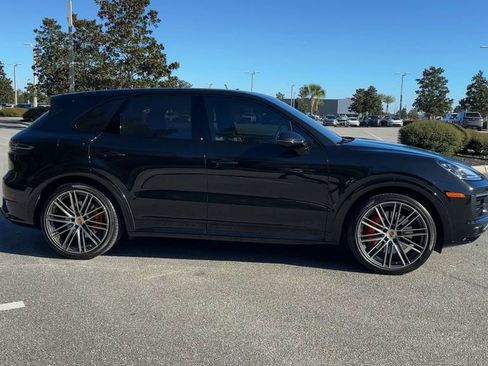Used 2023 Porsche Cayenne GTS image 9
