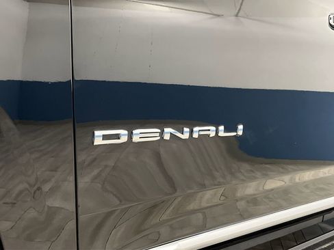 Used 2023 GMC Yukon XL Denali image 41