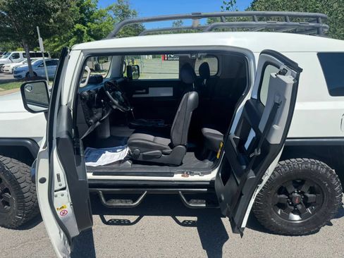 Used 2008 Toyota FJ Cruiser 4WD image 41