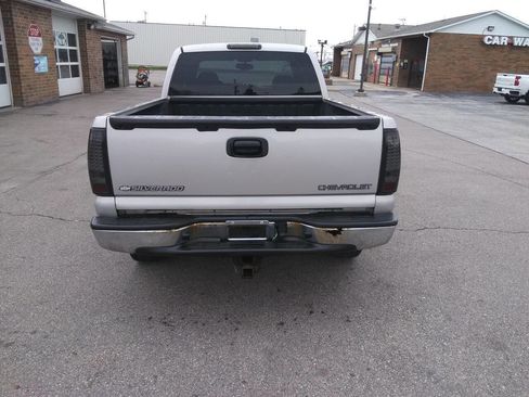 Used 2004 Chevrolet Silverado 1500 LS w/ Light Duty Power Package image 9