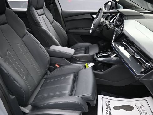 Used 2025 Audi Q4 e-tron Premium Plus w/ Premium Plus image 37