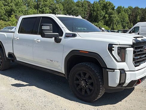 Used 2024 GMC Sierra 2500 AT4 w/ AT4 Premium Plus Package AWD/4WD image 5