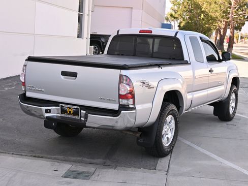 Used 2010 Toyota Tacoma 4x4 Access Cab V6 image 7