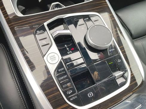 Used 2025 BMW X7 xDrive40i image 16
