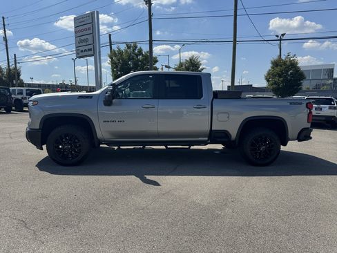 Used 2025 Chevrolet Silverado 2500 LT w/ Trail Boss Package AWD/4WD image 5