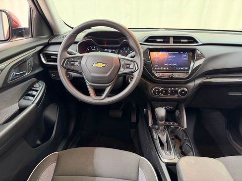 Used 2023 Chevrolet TrailBlazer LT w/ Convenience Package FWD image 27
