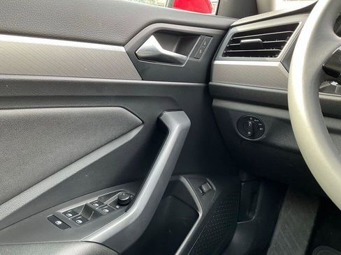 Used 2019 Volkswagen Jetta SE FWD image 22