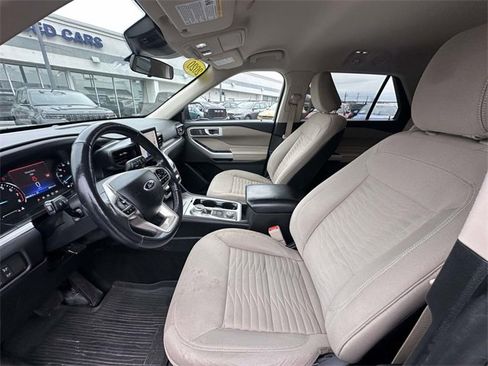 Used 2020 Ford Explorer XLT w/ Comfort Package image 7