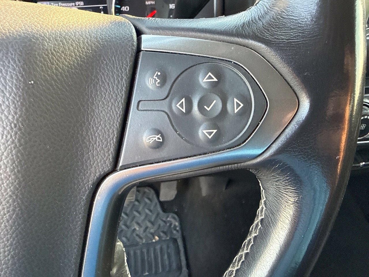 Used 2018 Chevrolet Silverado 1500 LT AWD/4WD image 27
