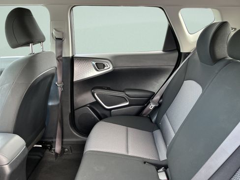 Used 2025 Kia Soul LX w/ LX Technology Package FWD image 22