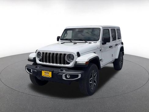 Used 2025 Jeep Wrangler Unlimited Sahara AWD/4WD image 7