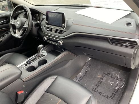 Used 2022 Nissan Altima 2.5 SR w/ Midnight Edition Package AWD/4WD image 17