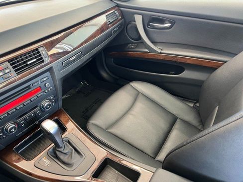 Used 2011 BMW 335i xDrive Sedan AWD/4WD image 18