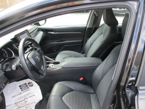 Used 2023 Toyota Camry SE w/ Convenience Package FWD image 14