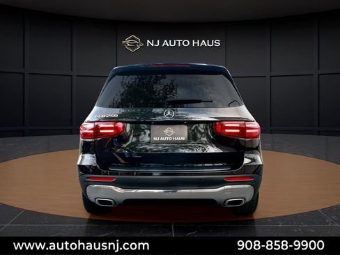Used 2024 Mercedes-Benz GLB 250 image 7