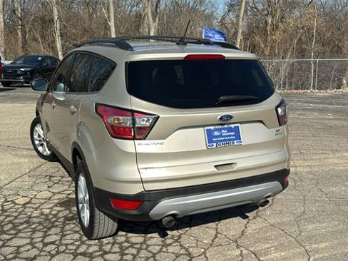 Certified 2018 Ford Escape SE w/ SE Sync 3 Package image 4