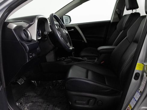 Used 2018 Toyota RAV4 Limited image 18