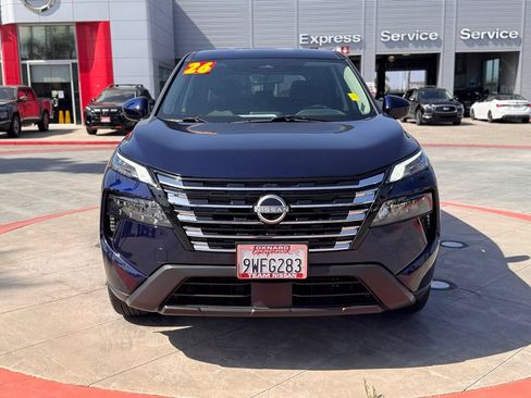 Certified 2026 Nissan Rogue SV AWD/4WD image 3