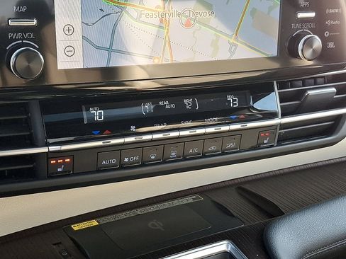 Certified 2023 Toyota Sienna XLE image 17