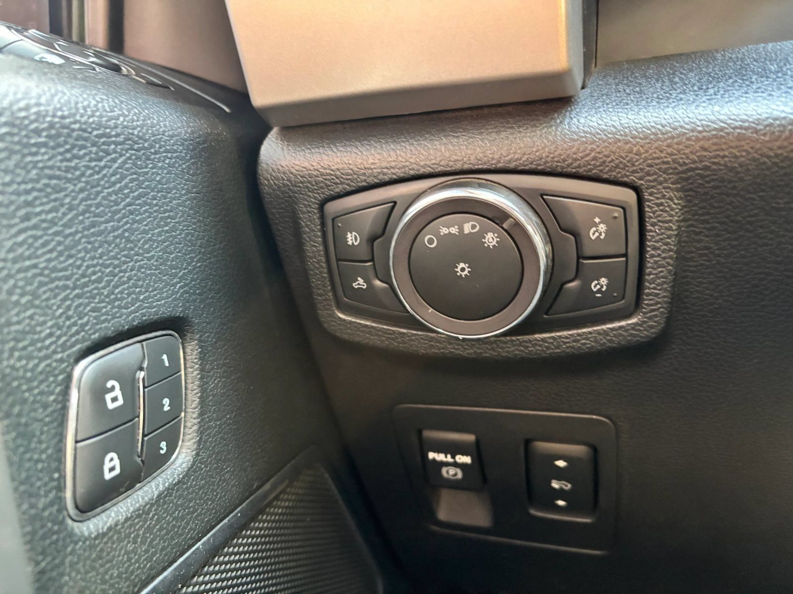 Used 2019 Ford F150 Lariat AWD/4WD image 30