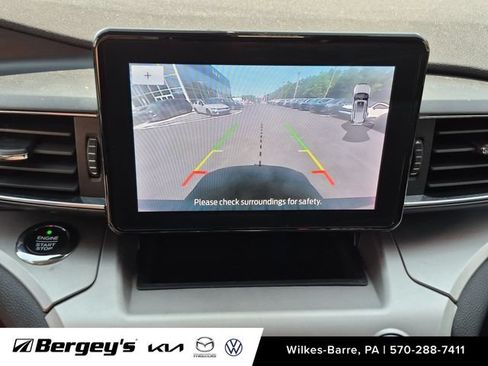 Used 2021 Ford Explorer XLT w/ Equipment Group 202A AWD/4WD image 18