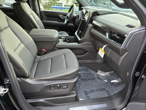 New 2026 GMC Yukon Elevation image 45