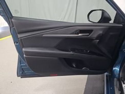 Used 2026 Toyota Camry SE w/ Convenience Package FWD image 9