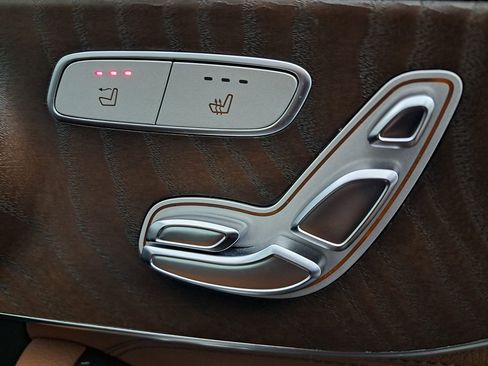 Used 2018 Mercedes-Benz C 300 4MATIC Cabriolet image 38