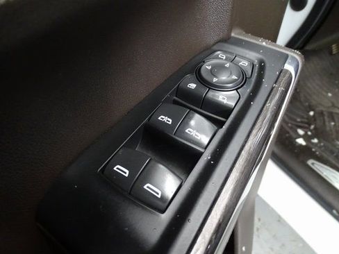 Used 2022 Chevrolet Silverado 1500 LTZ image 10