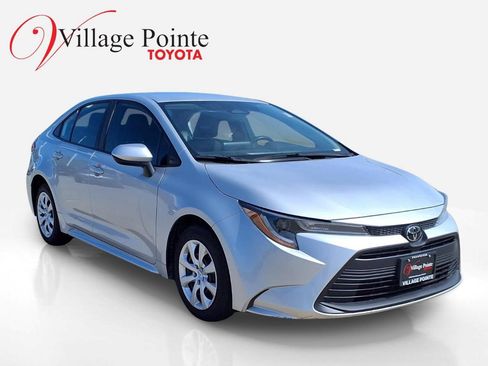 Used 2024 Toyota Corolla LE FWD image 7