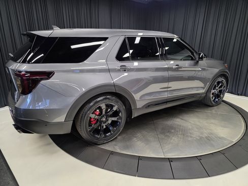 Used 2021 Ford Explorer ST w/ Equipment Group 401A image 12