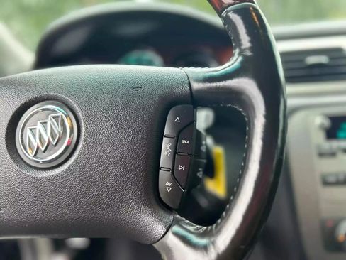 Used 2010 Buick Lucerne Super image 15