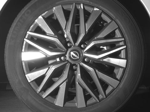Used 2025 Nissan Altima 2.5 SV FWD image 13