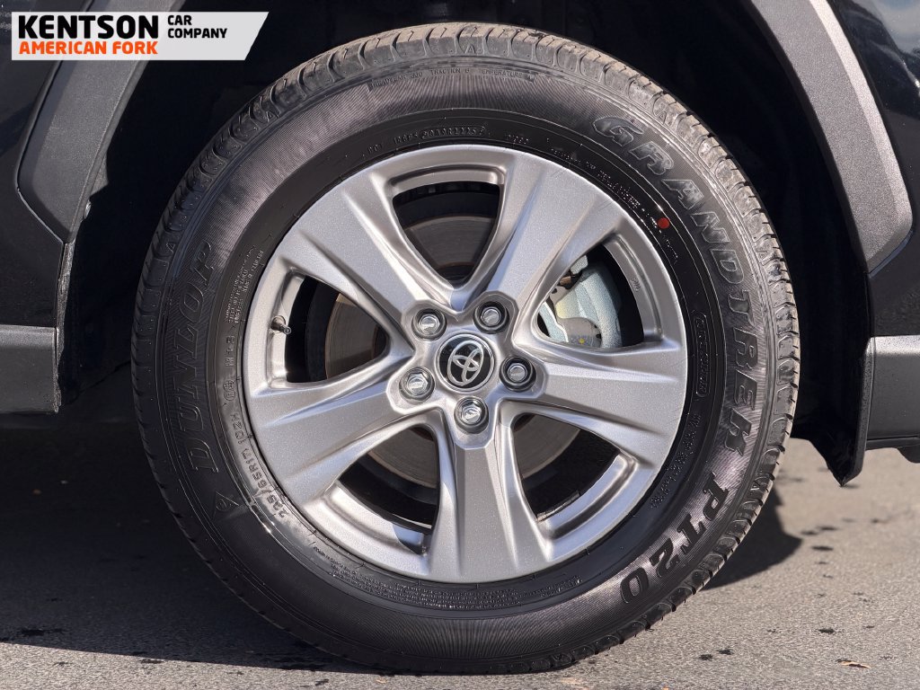 Used 2025 Toyota RAV4 LE AWD/4WD image 12